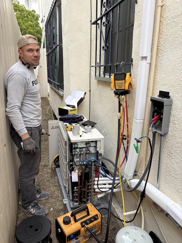 Fuse Monterey technician working on hvac service carmel valley