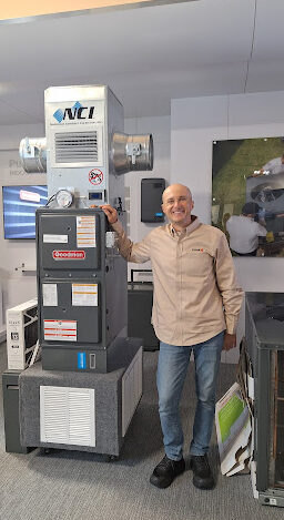 Fuse Monterey tech providing hvac service carmel valley